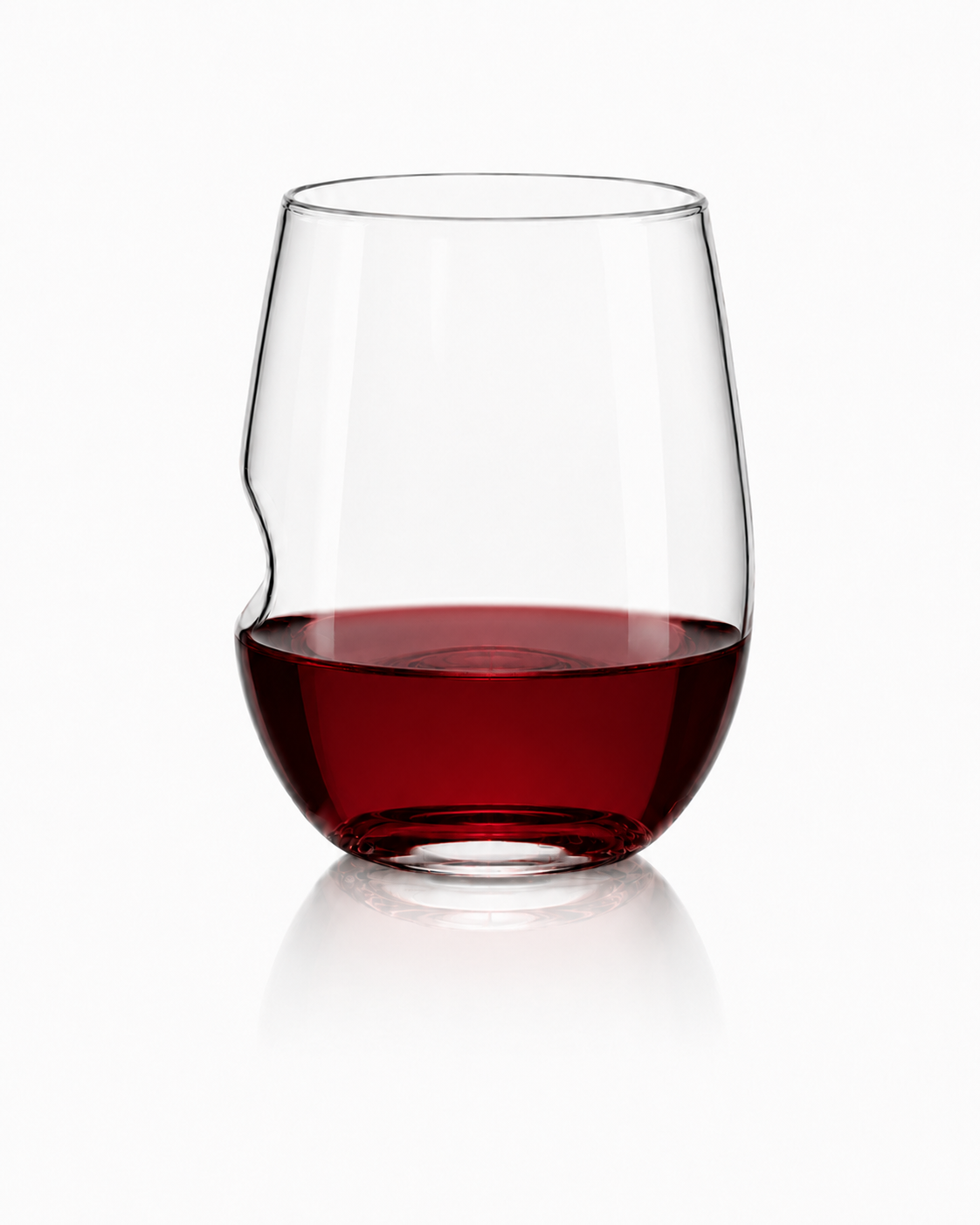 Govino shatterproof wine glass with red wine
